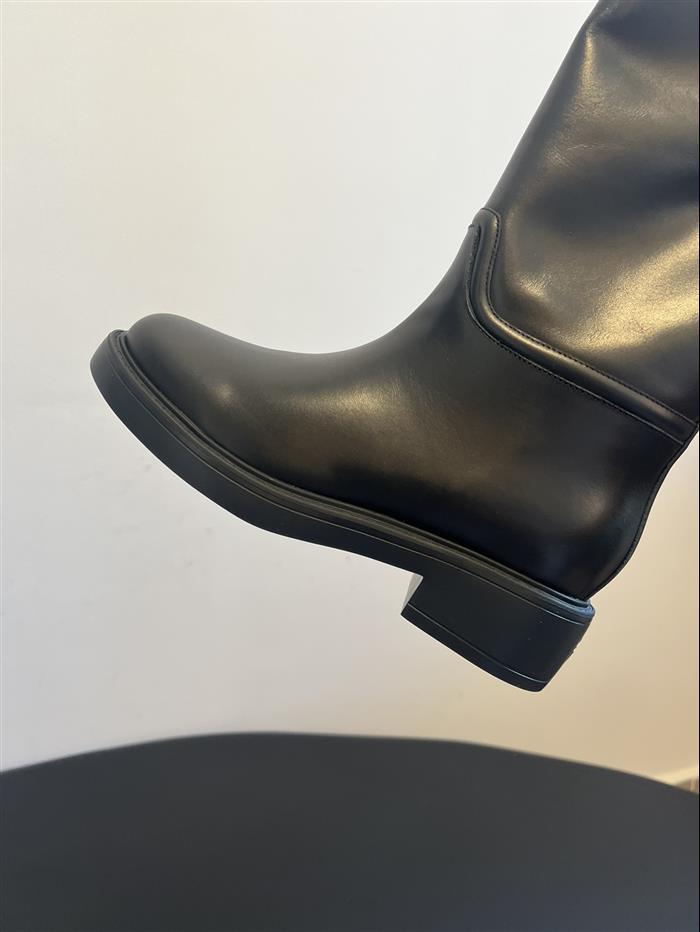 20251128173018700 520